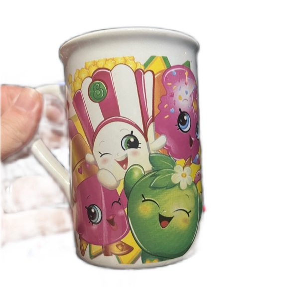 Set of two perfect condition shopkins mugs - Picture 4 of 6